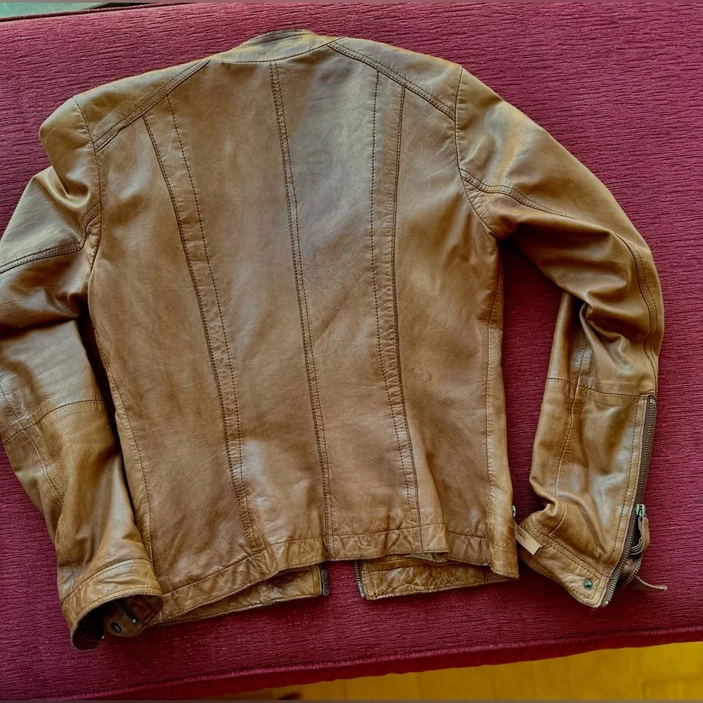 Danier Light Brown Leather Jacket with Floral Lining - Picture 2 of 6